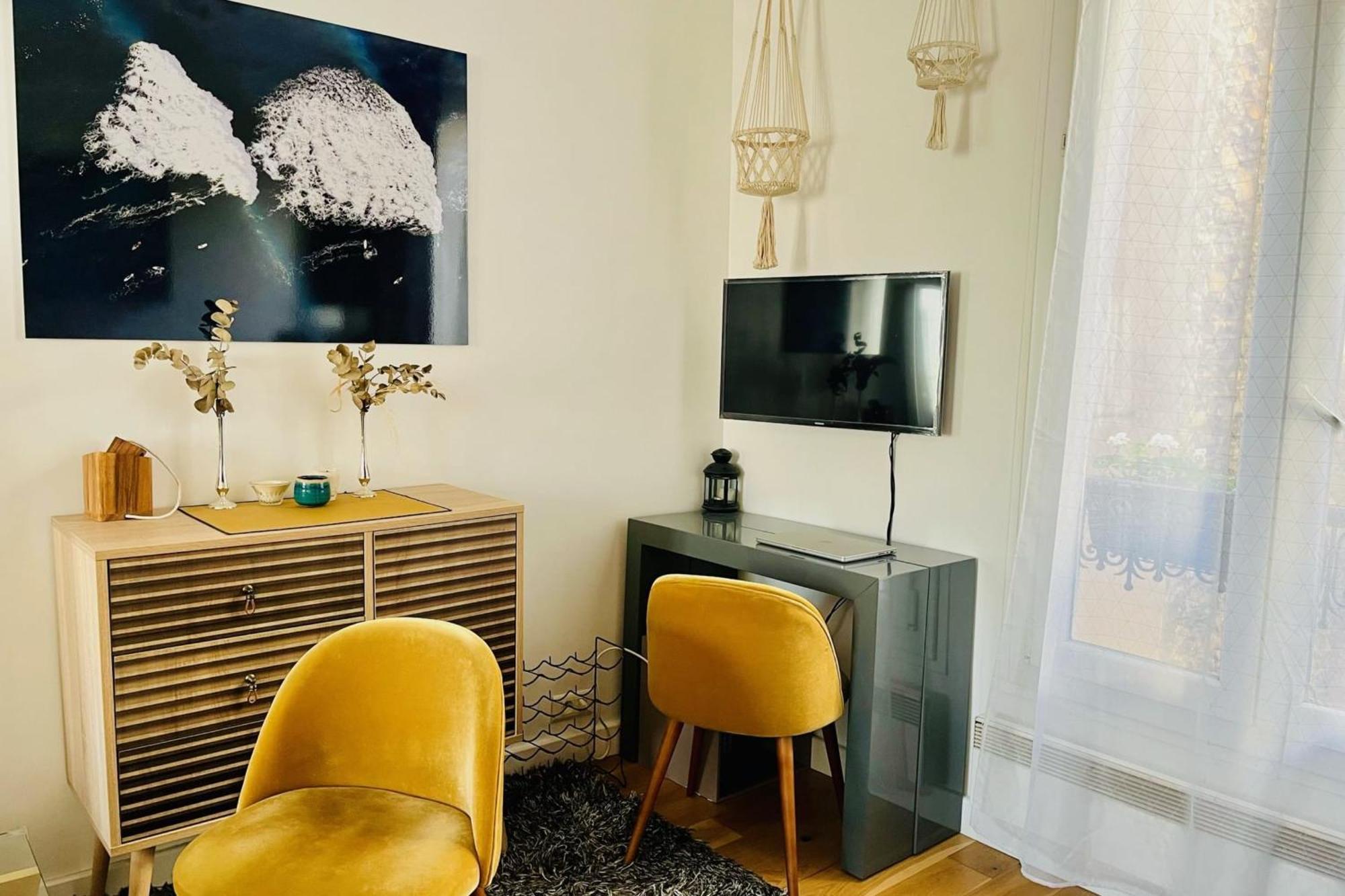 Apartment Beautiful Near Canal Saint-denis Paris